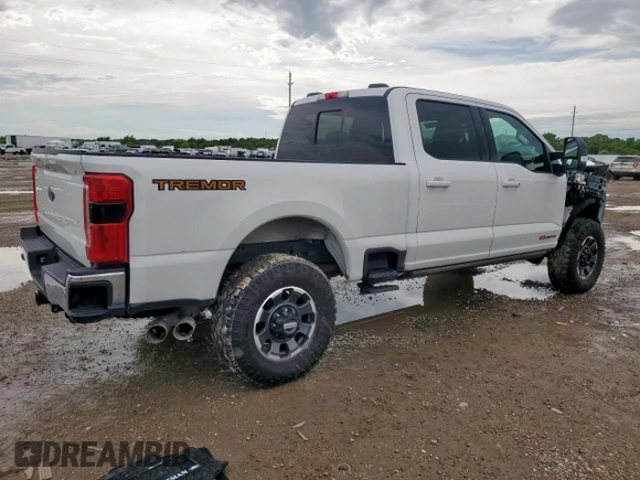2024 Ford F-250 XL with VIN 1FT8W2BM9REC24042, listed as a Copart auction lot 60598605 with 28,099 mi miles and Salvage title. Bid and sale history available at DreamBid. Image 3.