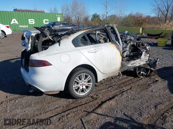 2018 Jaguar XE 25t Premium with VIN SAJAD4FX2JCP23371, listed as a IAAI auction lot 40703021 with 46,801 mi miles. Bid and sale history available at carsss.com. Image 4.