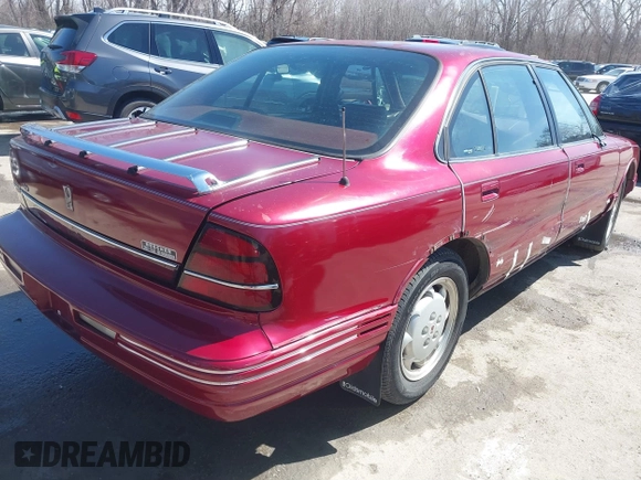 1995 Oldsmobile 88 z VIN 1G3HY52K1SH331973, wystawiony jako IAAI lot #41795311 z przebiegiem 110 407 mil mil oraz . Historia ofert i sprzedaży dostępna na DreamBid. Obrazek 4.