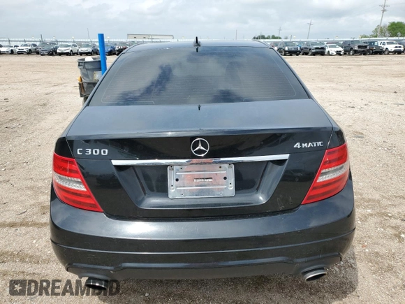 2012 Mercedes-Benz C 300 Sport с VIN WDDGF8BB9CR210323, выставлен на аукционе Copart как лот 57348175 с пробегом 87 400 миль миль и Чистый • Clean title. История ставок и продаж доступна на DreamBid. Изображение 6.