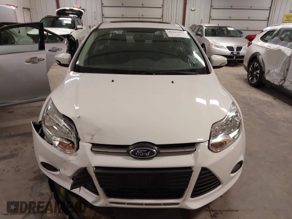 2014 Ford Focus SE with VIN 1FADP3F21EL200534, listed as a IAAI auction lot 41942026 with 61,414 mi miles. Bid and sale history available at carsss.com. Image 12.
