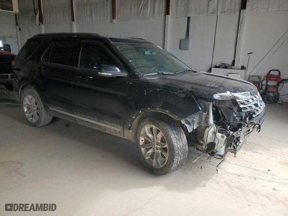 2017 Ford Explorer XLT with VIN 1FM5K8D80HGD51570, listed as a Copart auction lot 46786085 with 122,612 mi miles and Salvage Title. Bid and sale history available at carsss.com. Image 4.