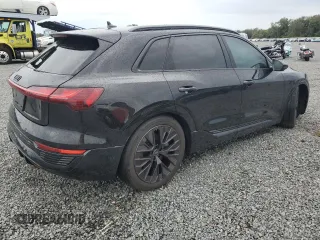 2024 Audi Q8 e-tron Prestige z VIN WA16ABGE0RB007398, wystawiony jako Copart lot #74084044 z przebiegiem Nie podano mil oraz Nie do naprawy. Historia ofert i sprzedaży dostępna na DreamBid. Obrazek 3.