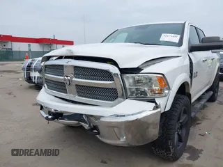 2018 Ram 1500 Big Horn z VIN 1C6RR7LT2JS179408, wystawiony jako IAAI lot #42271437 z przebiegiem 151 010 mil mil oraz . Historia ofert i sprzedaży dostępna na DreamBid. Obrazek 6.