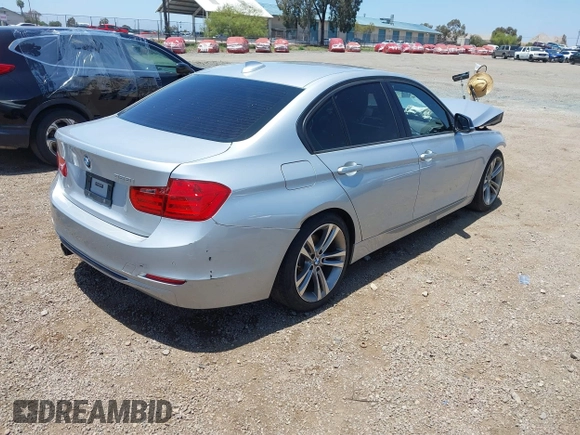 2014 BMW 3 Series 328i z VIN WBA3C1C54EK113086, wystawiony jako IAAI lot #42339836 z przebiegiem 68 259 mil mil oraz . Historia ofert i sprzedaży dostępna na DreamBid. Obrazek 4.