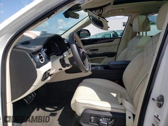 2021 Bentley Bentayga V8 z VIN SJAAM2ZV9MC036858, wystawiony jako Copart lot #41018244 z przebiegiem 29 054 mil mil oraz Nie do naprawy • Non repairable. Historia ofert i sprzedaży dostępna na DreamBid. Obrazek 7.