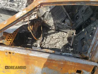 1985 Cadillac Seville z VIN 1G6KS6988FE825863, wystawiony jako Copart lot #52723115 z przebiegiem Nie podano mil oraz Szkoda całkowita • Salvage title. Historia ofert i sprzedaży dostępna na DreamBid. Obrazek 7.