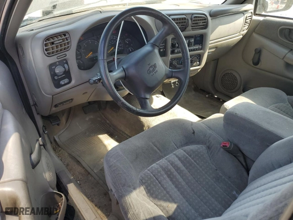 2000 Chevrolet S-10 LS with VIN 1GCCS14W0Y8247284, listed as a Copart auction lot 48760505 with 147,199 mi miles and Salvage Title. Bid and sale history available at carsss.com. Image 8.