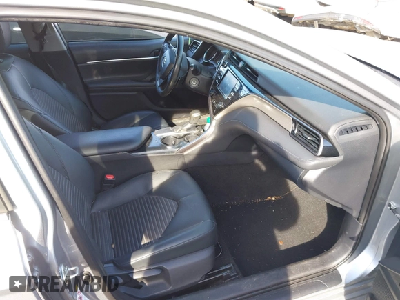 2019 Toyota Camry LE z VIN 4T1B11HK8KU681713, wystawiony jako IAAI lot #41823019 z przebiegiem 99 000 mil mil oraz . Historia ofert i sprzedaży dostępna na DreamBid. Obrazek 5.