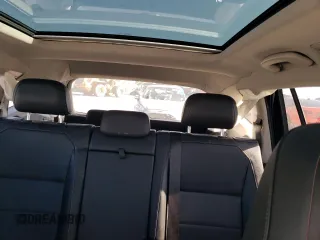 2018 Volkswagen Tiguan SEL z VIN 3VV3B7AX5JM157504, wystawiony jako Copart lot #48375505 z przebiegiem 81 742 mil mil oraz Szkoda całkowita • Salvage title. Historia ofert i sprzedaży dostępna na DreamBid. Obrazek 10.