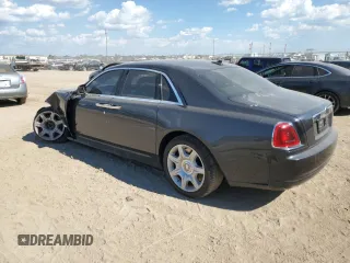 2015 Rolls-Royce Ghost z VIN SCA664S53FUX53197, wystawiony jako Copart lot #72152444 z przebiegiem 39 280 mil mil oraz Szkody całkowita. Historia ofert i sprzedaży dostępna na DreamBid. Obrazek 2.