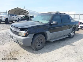 2002 Chevrolet Avalanche with VIN 3GNEC13T02G219796, listed as a IAAI auction lot 41902162 with 308,048 mi miles. Bid and sale history available at carsss.com. Image 18.