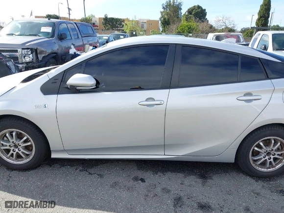 2021 Toyota Prius Prime LE with VIN JTDKAMFP7M3186870, listed as a IAAI auction lot 41524568 with NaN miles. Bid and sale history available at carsss.com. Image 14.