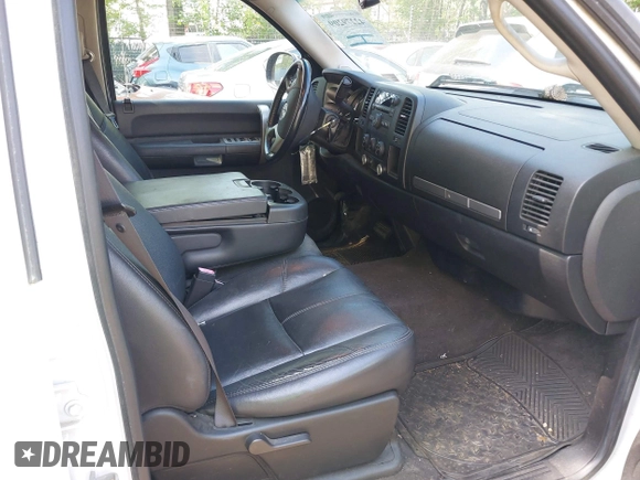 2008 GMC Sierra 1500 SLE1 z VIN 2GTEC130481114324, wystawiony jako IAAI lot #42279209 z przebiegiem 213 978 mil mil oraz . Historia ofert i sprzedaży dostępna na DreamBid. Obrazek 5.