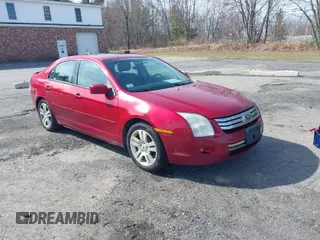 2007 Ford Fusion SE with VIN 3FAHP07Z27R247670, listed as a IAAI auction lot 41945040 with 334,250 mi miles. Bid and sale history available at carsss.com. Image 1.
