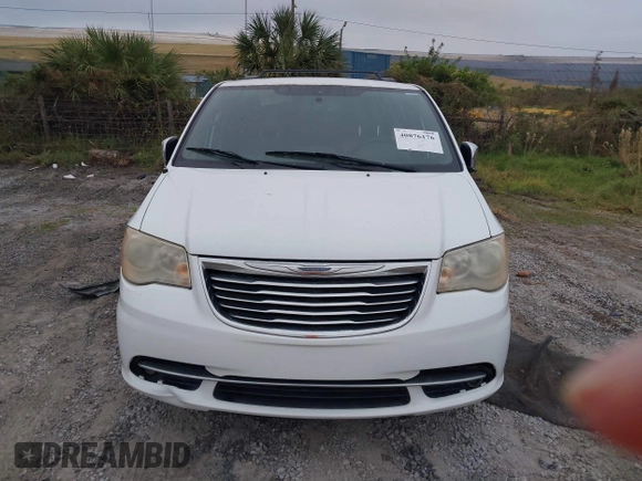 2014 Chrysler Town & Country Touring-L with VIN 2C4RC1CG7ER460427, listed as a IAAI auction lot 40876176 with 177,707 mi miles. Bid and sale history available at carsss.com. Image 12.
