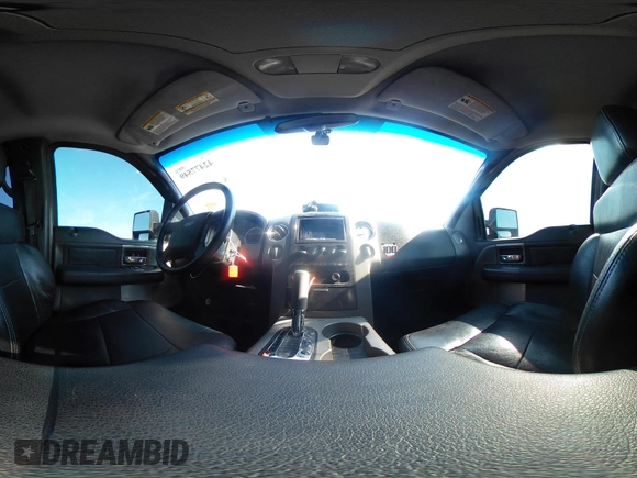 2007 Ford F-150 XLT с VIN 1FTPW14547KD05704, выставлен на аукционе IAAI как лот 42477549 с пробегом 303 039 миль миль и . История ставок и продаж доступна на DreamBid. Изображение 18.