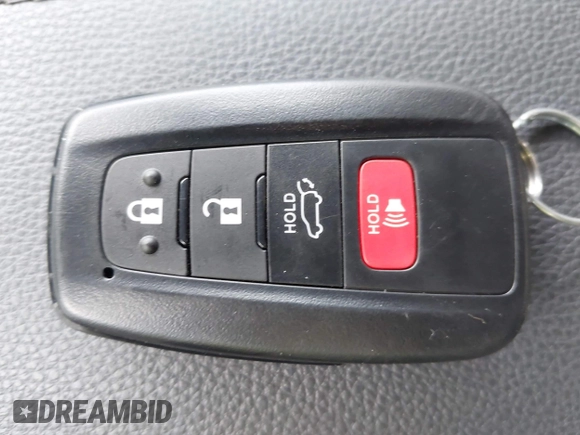 2025 Toyota RAV4 XLE Premium z VIN 2T3A1RFV2SC494497, wystawiony jako IAAI lot #42028044 z przebiegiem 7 773 mil mil oraz . Historia ofert i sprzedaży dostępna na DreamBid. Obrazek 11.