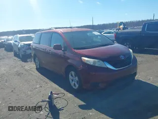 2012 Toyota Sienna LE AAS with VIN 5TDKK3DCXCS244605, listed as a IAAI auction lot 41516400 with 186,198 mi miles. Bid and sale history available at carsss.com. Image 1.