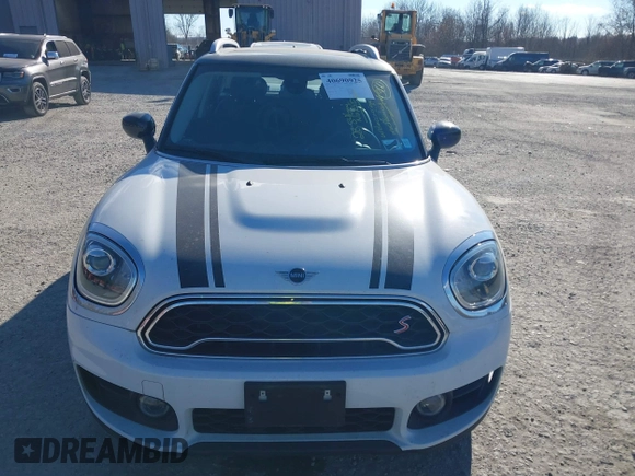 2020 MINI Countryman Cooper S with VIN WMZYX1C05L3L45883, listed as a IAAI auction lot 40690925 with 28,846 mi miles and . Bid and sale history available at DreamBid. Image 12.