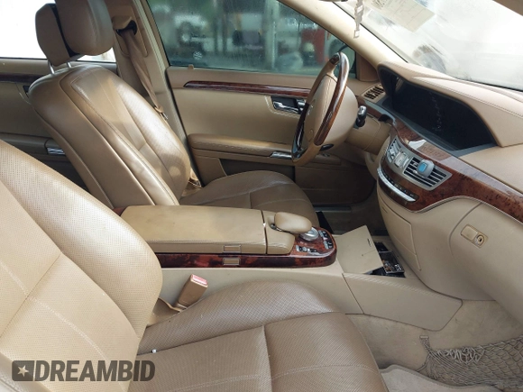 2007 Mercedes-Benz S 550 with VIN WDDNG71X77A090036, listed as a IAAI auction lot 42117580 with 137,160 mi miles and . Bid and sale history available at carsss.com. Image 5.