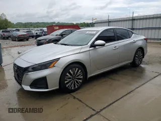 2023 Nissan Altima SV z VIN 1N4BL4DV1PN304034, wystawiony jako Copart lot #56029245 z przebiegiem 41 685 mil mil oraz Szkoda całkowita • Salvage title. Historia ofert i sprzedaży dostępna na DreamBid. Obrazek 1.