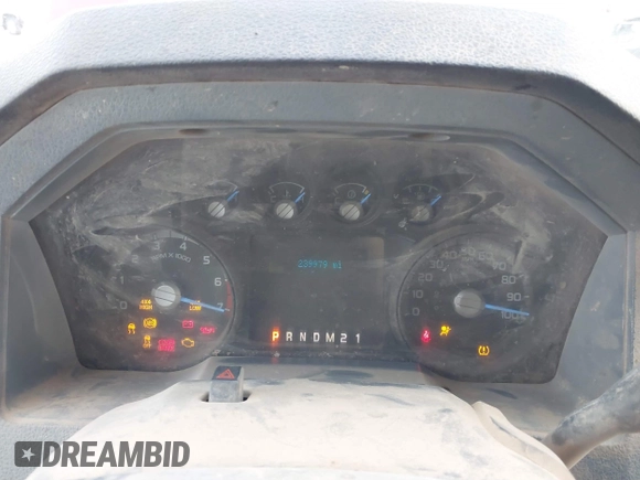 2011 Ford Super Duty F-250 SRW XL with VIN 1FD7W2B64BEA80687, listed as a IAAI auction lot 41375467 with 239,979 mi miles. Bid and sale history available at carsss.com. Image 7.