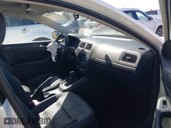 2012 Volkswagen Jetta SE with VIN 3VWDP7AJ3CM412988, listed as a IAAI auction lot 42528977 with 57,175 mi miles and . Bid and sale history available at DreamBid. Image 5.