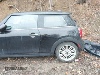 2019 MINI Hardtop Cooper S z VIN WMWXP7C54K2A53043, wystawiony jako IAAI lot #41794566 z przebiegiem 42 278 mil mil oraz . Historia ofert i sprzedaży dostępna na DreamBid. Obrazek 18.