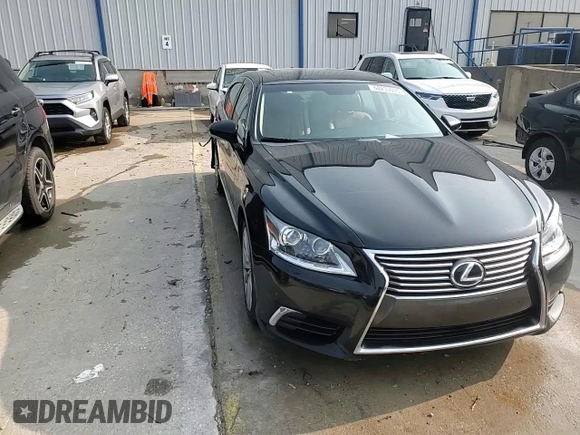 2014 Lexus LS 460 z VIN JTHCL5EF2E5020998, wystawiony jako Copart lot #60233005 z przebiegiem 109 061 mil mil oraz Szkoda całkowita • Salvage title. Historia ofert i sprzedaży dostępna na DreamBid. Obrazek 13.