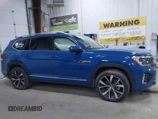 2025 Volkswagen Atlas SEL Premium R-Line z VIN 1V2FR2CA8SC521161, wystawiony jako IAAI lot #42191744 z przebiegiem 8 570 mil mil oraz . Historia ofert i sprzedaży dostępna na DreamBid. Obrazek 13.