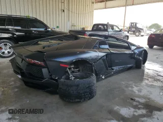 2015 Lamborghini Aventador z VIN ZHWUR1ZD5FLA03450, wystawiony jako Copart lot #53781224 z przebiegiem 8 471 mil mil oraz Szkoda całkowita • Salvage title. Historia ofert i sprzedaży dostępna na DreamBid. Obrazek 3.
