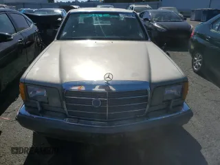 1988 Mercedes-Benz 560 with VIN WDBCA39D7JA400066, listed as a Copart auction lot 73396074 with 178,343 mi miles and Clean Title. Bid and sale history available at DreamBid. Image 5.