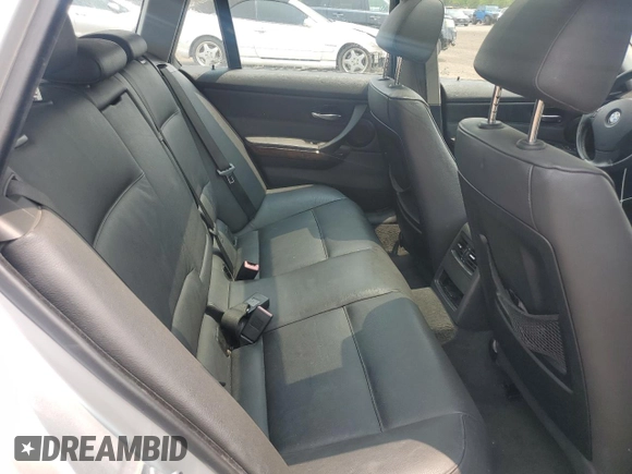 2006 BMW 3 Series 325xi with VIN WBAVT13536KW23228, listed as a Copart auction lot 58734625 with 163,661 mi miles and Salvage title. Bid and sale history available at DreamBid. Image 10.