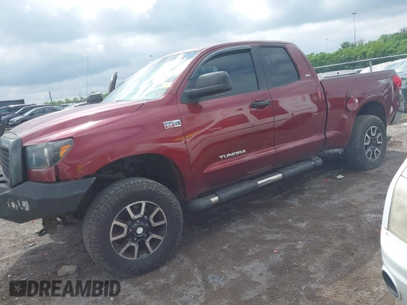 2008 Toyota Tundra z VIN 5TBBV541X8S517382, wystawiony jako IAAI lot #42231096 z przebiegiem 111 953 mil mil oraz . Historia ofert i sprzedaży dostępna na DreamBid. Obrazek 17.
