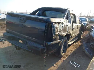2010 Chevrolet Avalanche LT with VIN 3GNVKFE0XAG134529, listed as a IAAI auction lot 41780745 with 151,150 mi miles. Bid and sale history available at carsss.com. Image 4.