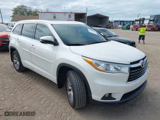 2014 Toyota Highlander XLE with VIN 5TDJKRFH7ES070745, listed as a IAAI auction lot 41797284 with 113,687 mi miles. Bid and sale history available at carsss.com. Image 1.