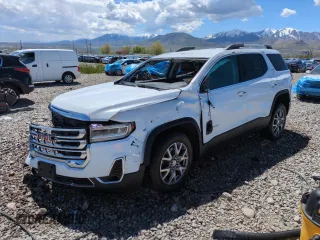 2020 GMC Acadia SLT z VIN 1GKKNUL41LZ196423, wystawiony jako Copart lot #54919375 z przebiegiem 108 597 mil mil oraz Szkoda całkowita • Salvage title. Historia ofert i sprzedaży dostępna na DreamBid. Obrazek 1.