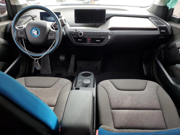 2018 BMW i3 with VIN WBY7Z2C55JVE64933, listed as a Copart auction lot 62085683 with 47,998 mi miles. Bid and sale history available at carsss.com. Image 8.