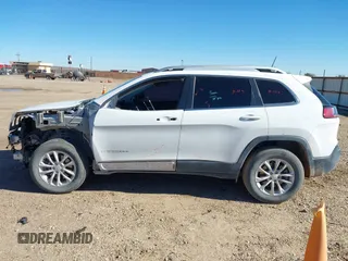 2019 Jeep Cherokee Latitude with VIN 1C4PJMCB2KD352024, listed as a IAAI auction lot 40868796 with 96,854 mi miles and . Bid and sale history available at DreamBid. Image 15.