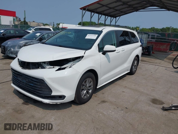 2022 Toyota Sienna LE z VIN 5TDBRKEC0NS087867, wystawiony jako IAAI lot #42332549 z przebiegiem 52 551 mil mil oraz . Historia ofert i sprzedaży dostępna na DreamBid. Obrazek 18.