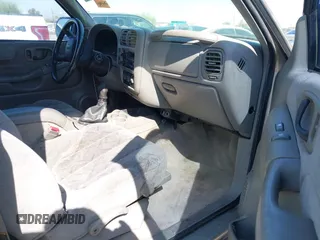 1999 GMC Jimmy SLE with VIN 1GKDT13W5X2539067, listed as a IAAI auction lot 41979222 with 1 mi miles. Bid and sale history available at carsss.com. Image 5.