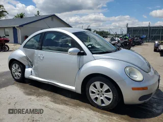 2008 Volkswagen New Beetle Coupe S with VIN 3VWPW31C68M503724, listed as a Copart auction lot 54348284 with 132,135 mi miles and Salvage Title. Bid and sale history available at carsss.com. Image 4.
