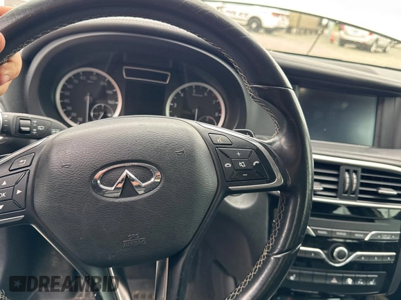 2018 Infiniti QX30 with VIN SJKCH5CP9JA044700, listed as a Copart auction lot 55697985 with Not provided miles and Clean title. Bid and sale history available at DreamBid. Image 9.