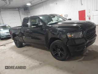 2022 Ram 1500 Big Horn z VIN 1C6SRFBT2NN281888, wystawiony jako IAAI lot #41971869 z przebiegiem 112 527 mil mil oraz . Historia ofert i sprzedaży dostępna na DreamBid. Obrazek 1.