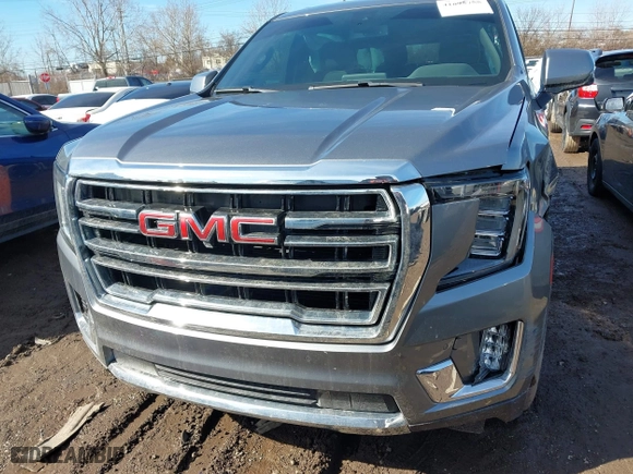 2022 GMC Yukon XL SLT with VIN 1GKS2GKD5NR287659, listed as a IAAI auction lot 41695755 with 32,466 mi miles. Bid and sale history available at carsss.com. Image 13.