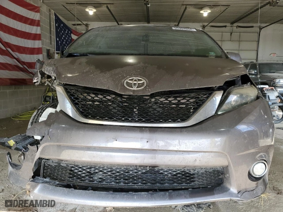 2015 Toyota Sienna SE with VIN 5TDXK3DC6FS545186, listed as a Copart auction lot 55394934 with 201,113 mi miles and Salvage Title. Bid and sale history available at carsss.com. Image 5.