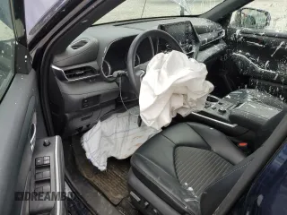 2021 Toyota Highlander XSE z VIN 5TDLZRBH4MS113995, wystawiony jako Copart lot #53573835 z przebiegiem Nie podano mil oraz Szkoda całkowita • Salvage title. Historia ofert i sprzedaży dostępna na DreamBid. Obrazek 8.