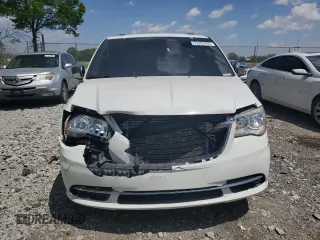 2011 Chrysler Town & Country Touring L z VIN 2A4RR8DG7BR783713, wystawiony jako Copart lot #57297455 z przebiegiem 148 455 mil mil oraz Szkoda całkowita • Salvage title. Historia ofert i sprzedaży dostępna na DreamBid. Obrazek 5.