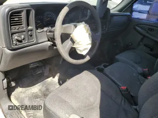 2003 Chevrolet Silverado 2500 Work Truck z VIN 1GCGC24U83Z103617, wystawiony jako Copart lot #54425355 z przebiegiem 222 388 mil mil oraz Szkoda całkowita • Salvage title. Historia ofert i sprzedaży dostępna na DreamBid. Obrazek 8.